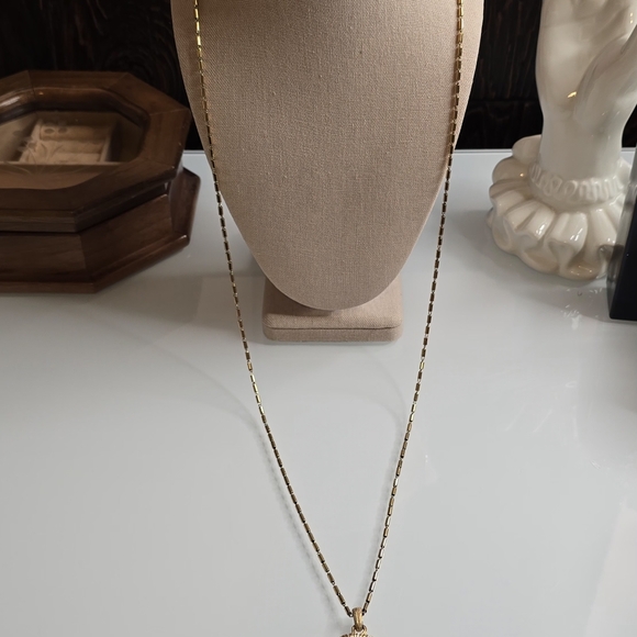 Vintage Avon Cameo Necklace - Picture 3 of 4